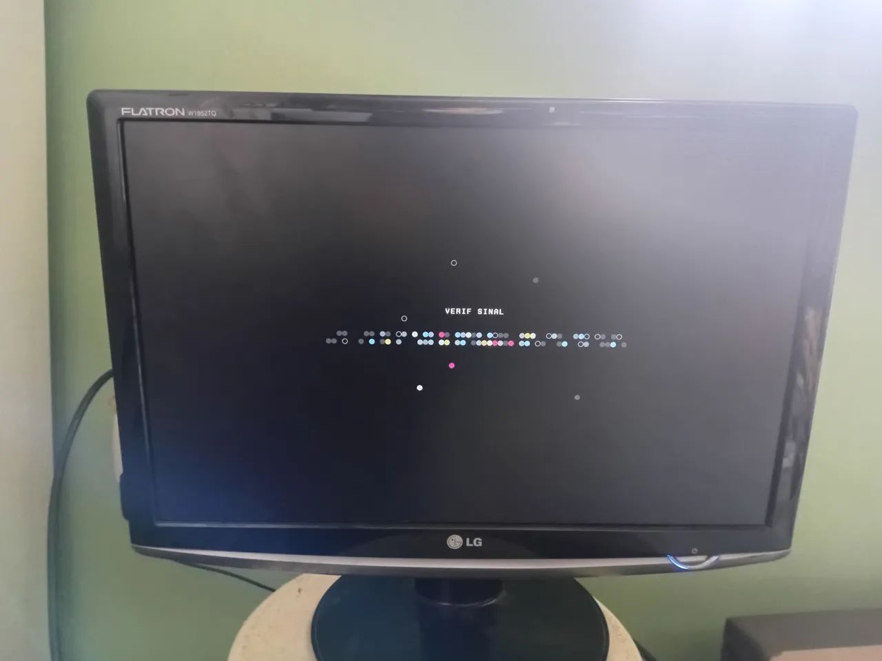 Monitor LG Flatron W1952TQ Usado - Foto 2