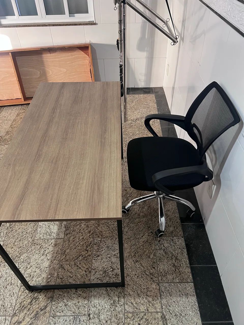 Conjunto de Mesa e Cadeira escritório  - Foto 3