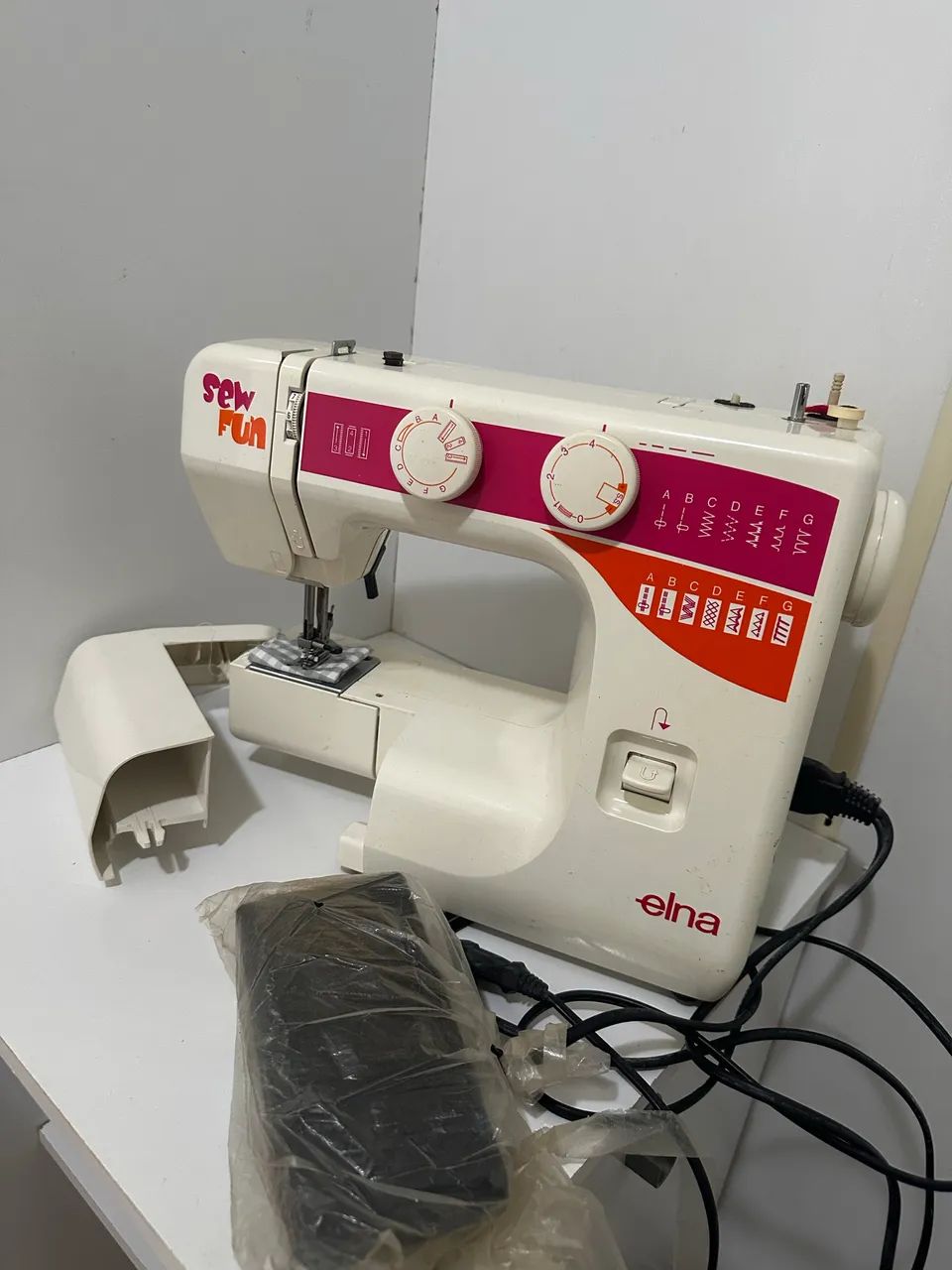 Máquina de costura  - Foto 2
