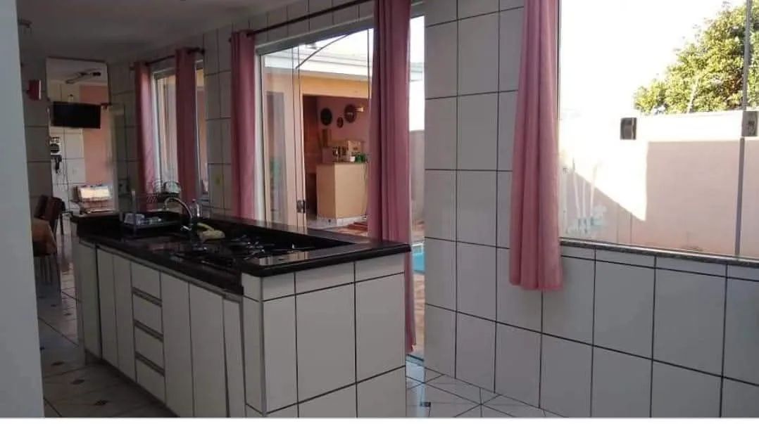 Casa com ponto comercial - Foto 4
