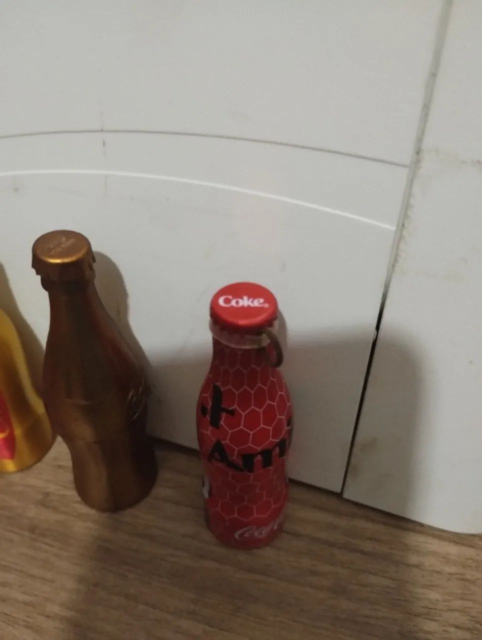 COCA COLA LOTE COM 4 GARRAFINHAS COLECIONÁVEIS - Foto 4