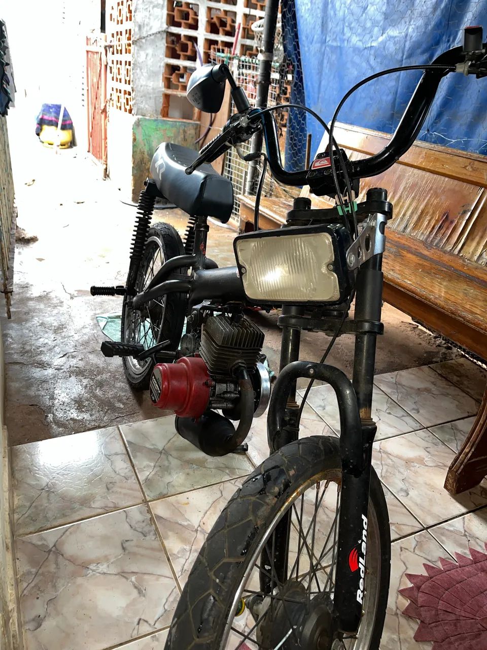 Mobilete 2 tempo andando 