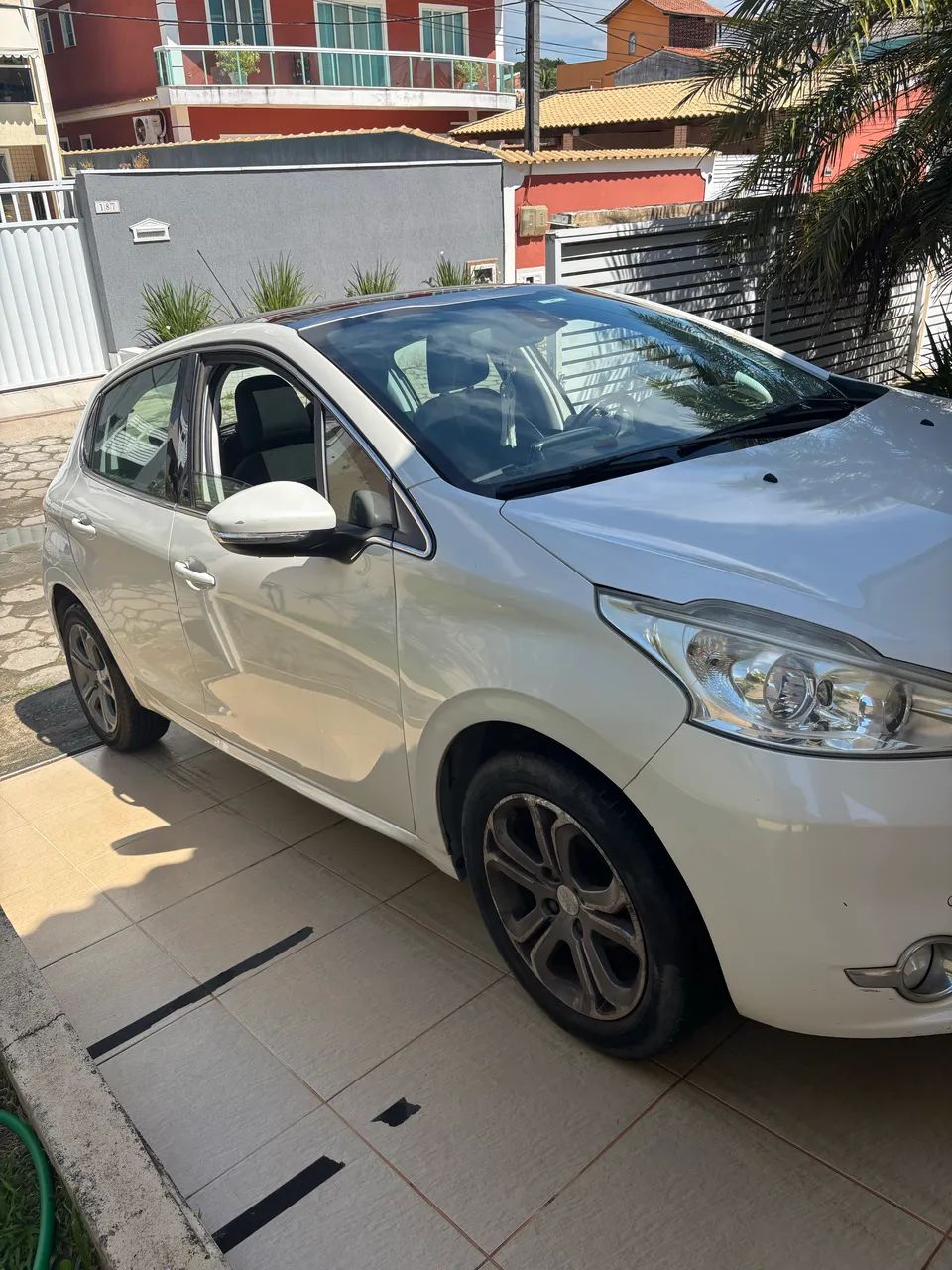 Peugeot 208 2016
