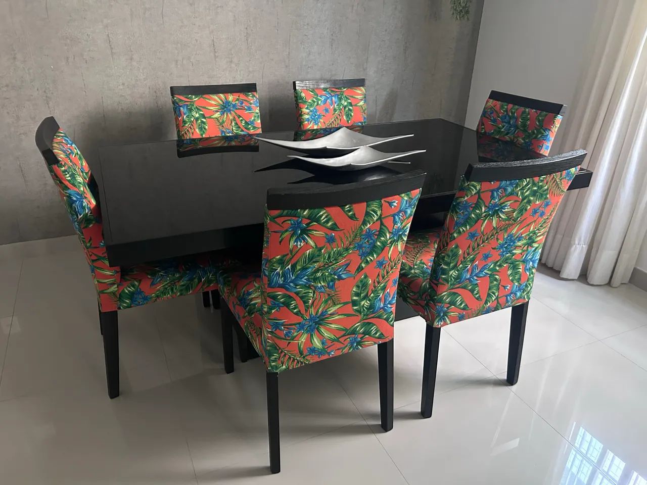 Mesa de jantar com 6 cadeiras