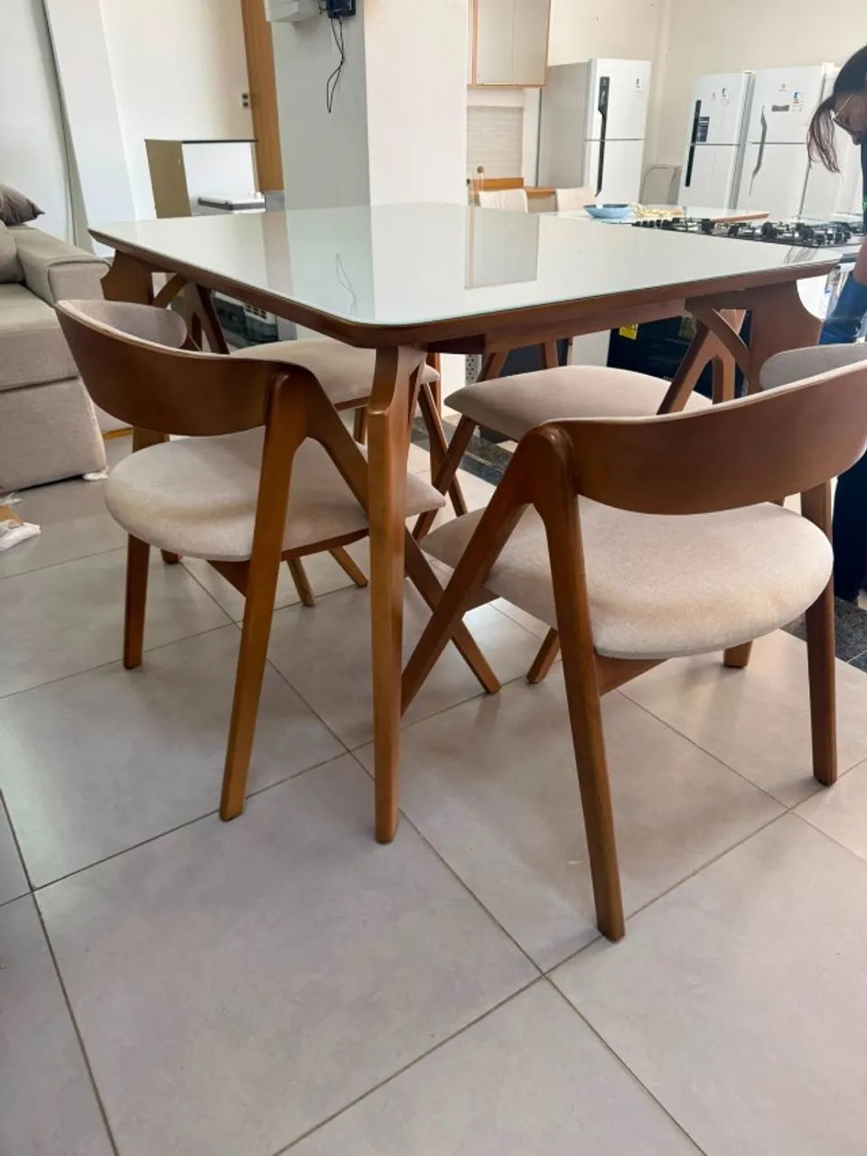 Mesa Capri Nelma Com Cadeira Antonella Pronta Entrega