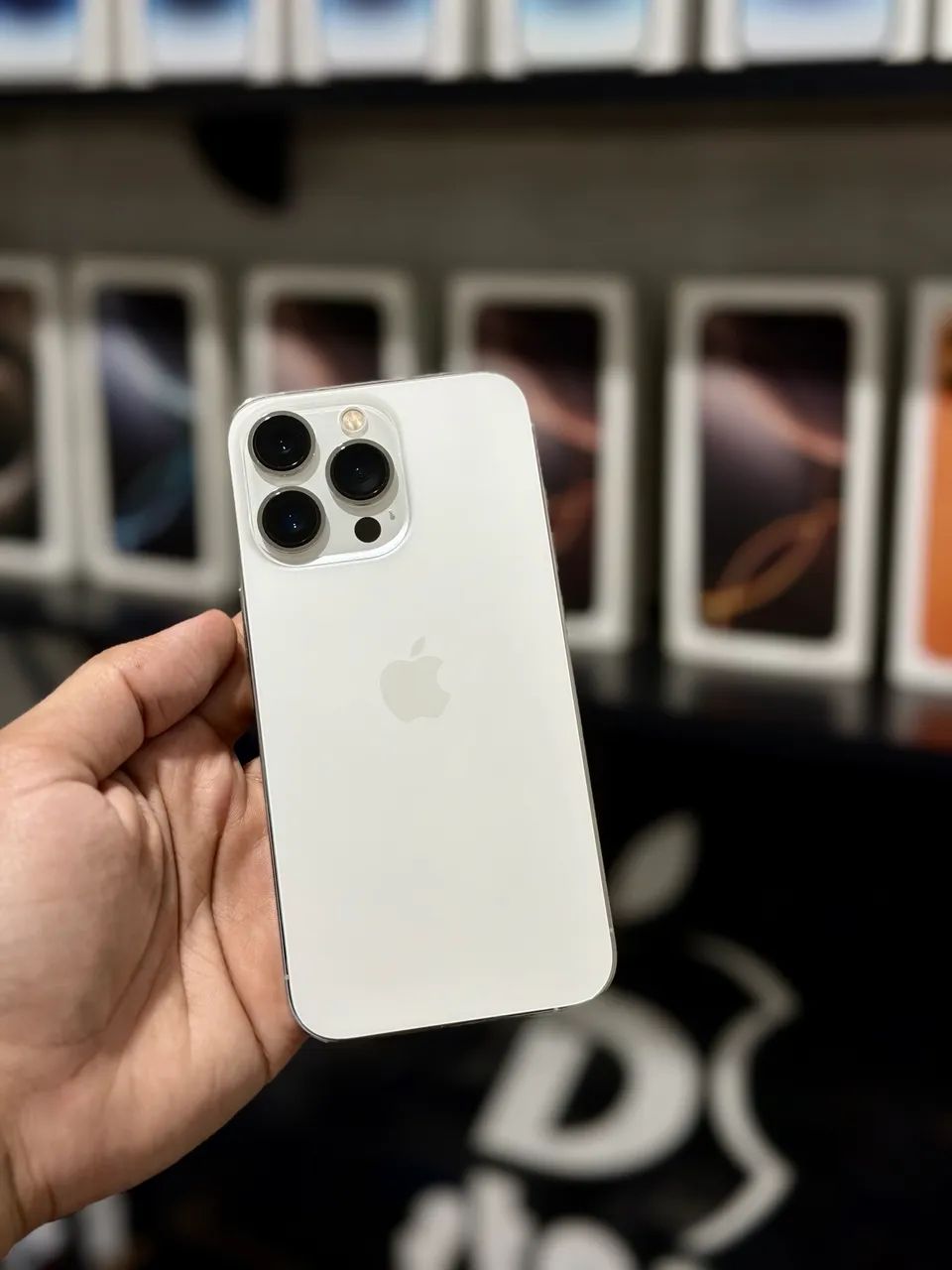 iPhone 13 Pro 256gb semi novo - Celulares e Smartphones