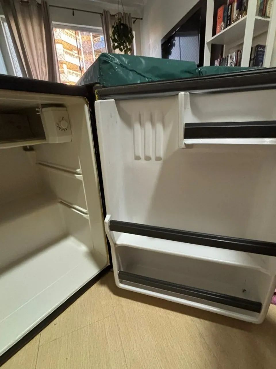 Frigobar 110v usado - Foto 4