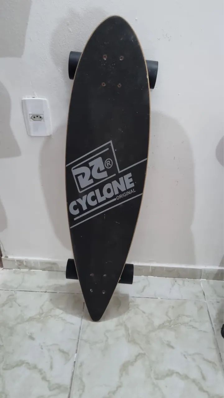 Longboard Cyclone 
