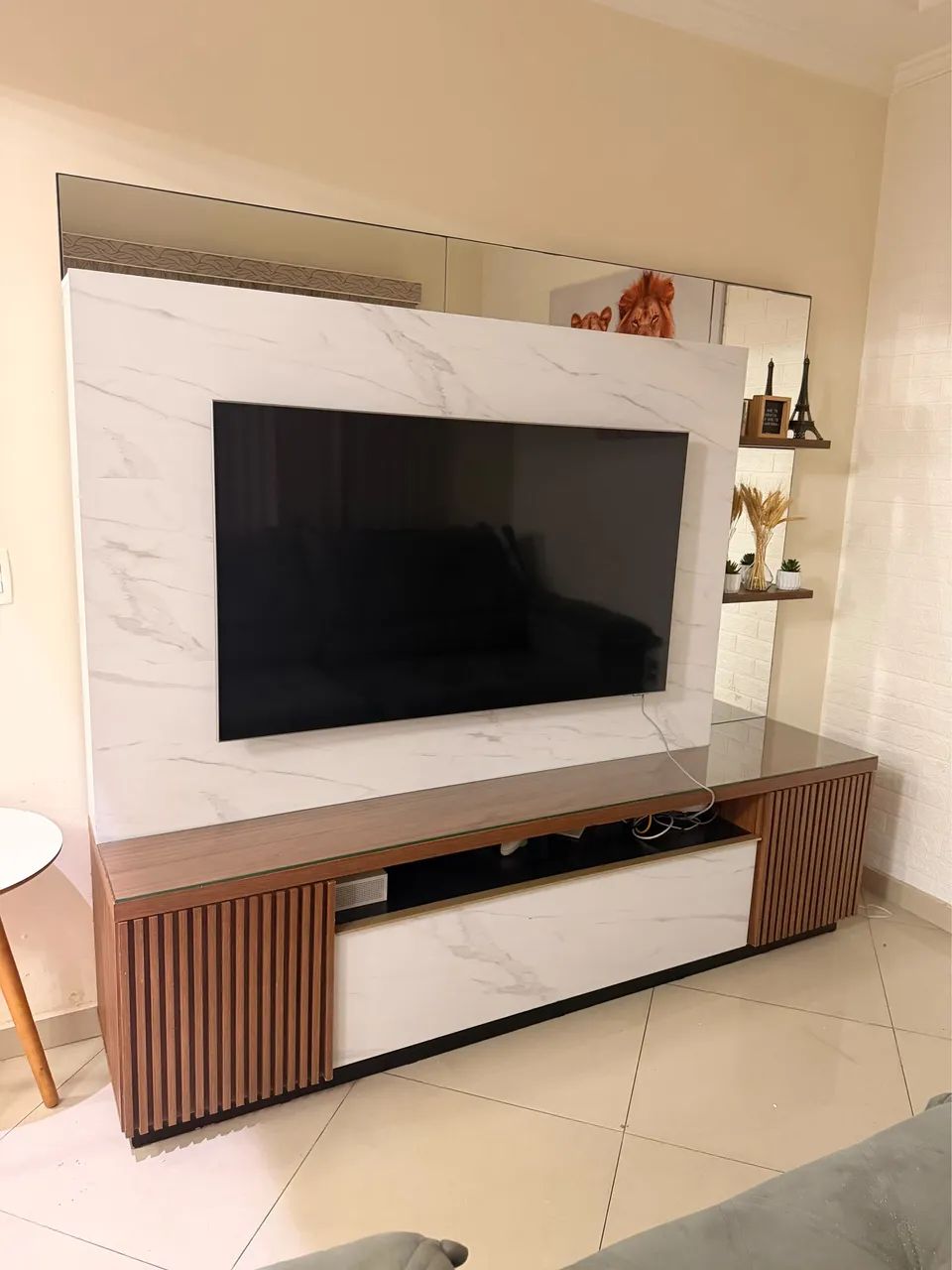 Estante Niterói para Tv até 70 Polegadas 3 Portas 2 Prateleiras com Led  - Foto 2