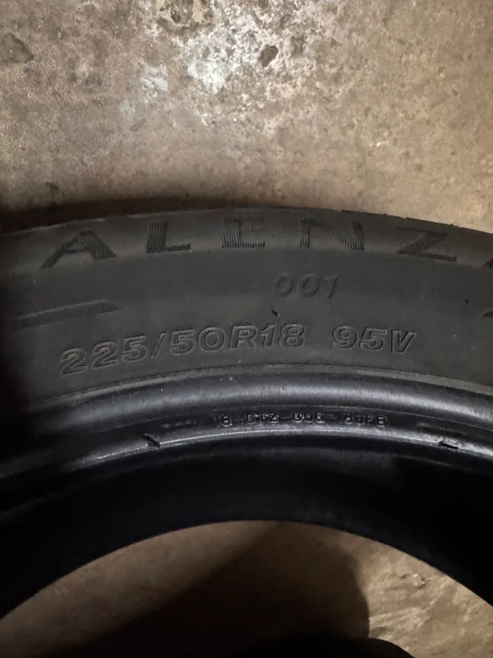 3 Pneus Firestone Alenza 225 50 r18 seminovo 0,70cm ou 7mm - Foto 3