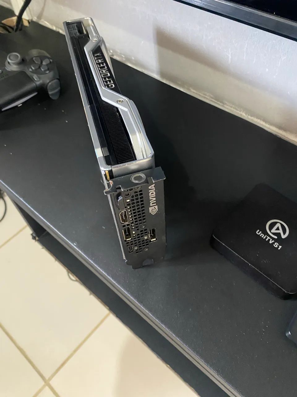 Placa de vídeo 2080 ti founders edition - com artefato - Foto 2