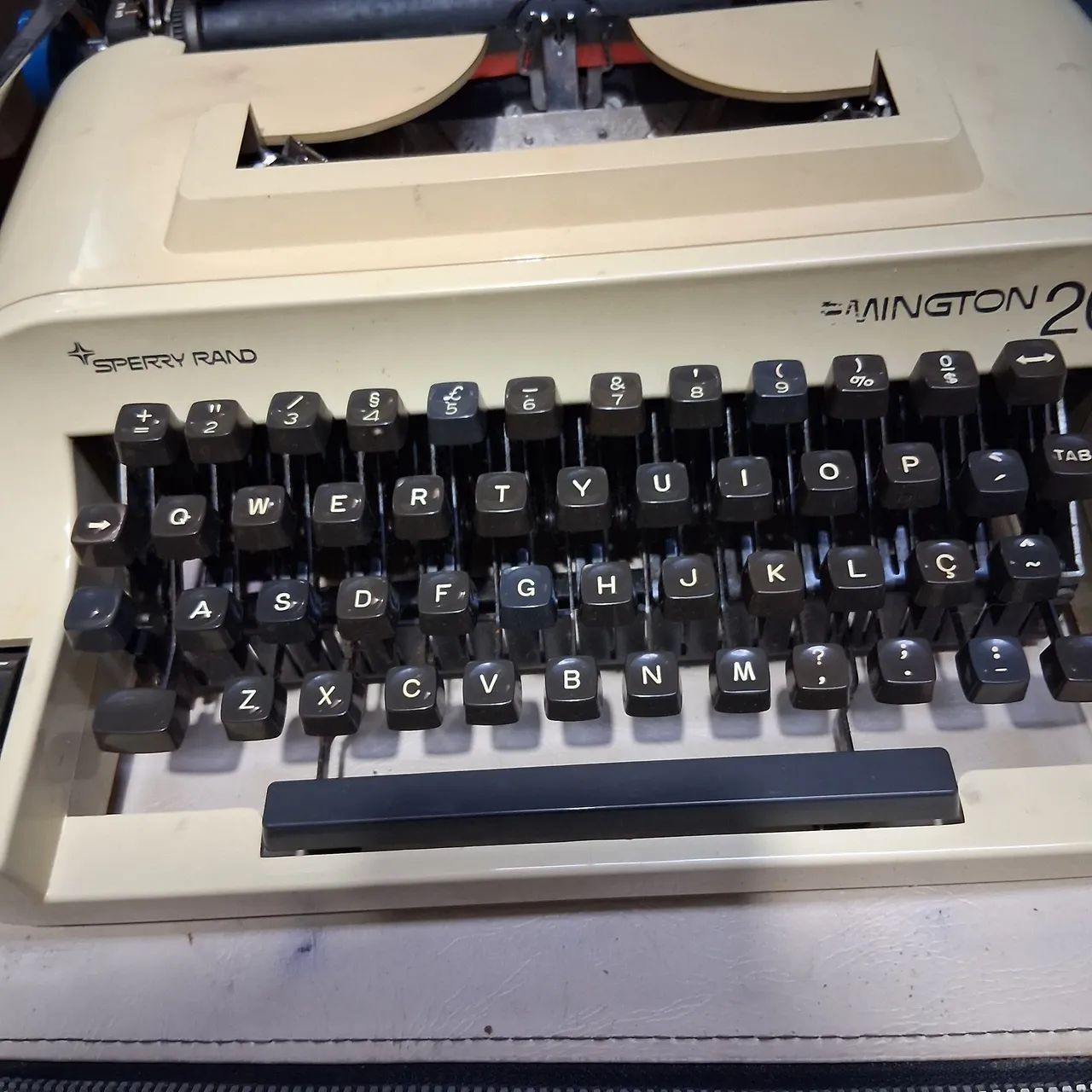 Máquina de escrever Remington 20  com capa.  - Foto 3