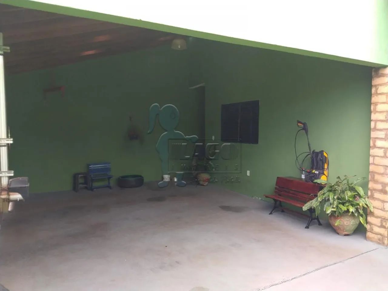 CASA TÉRREA EM SERRANA