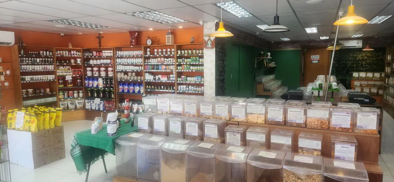 Ponto comercial de 130 m2 e 6 vagas de estacionamento  - Foto 3