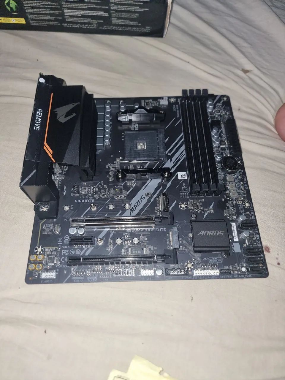 Placa mae aorus b550 - Foto 2