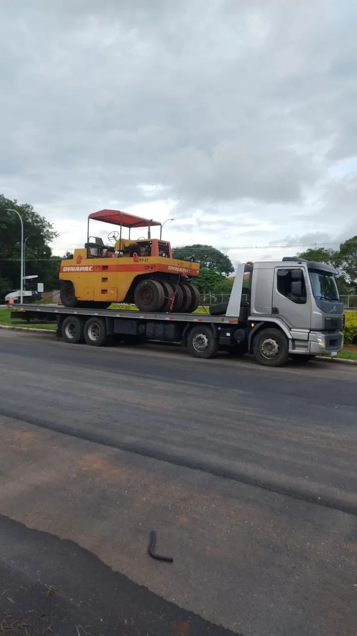 Caminhão plataforma guincho , transporte de caminhões e máquinas plataforma 11 metros  - Foto 5