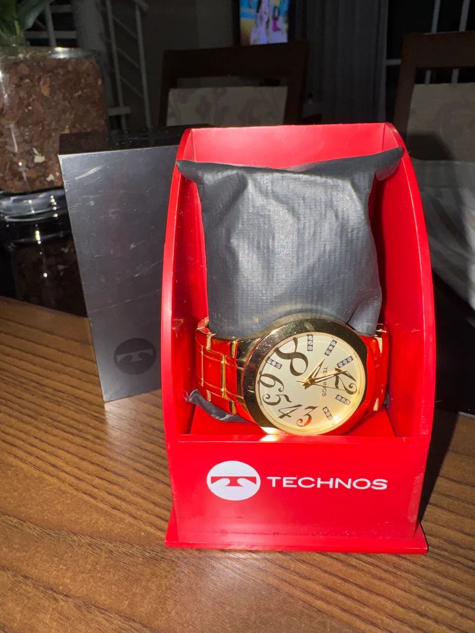 relógio feminino Technos dourado - Foto 2