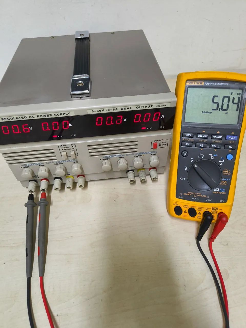 Fonte Simétrica Edutec 0 a 30v 5A Funcionando  - Foto 5