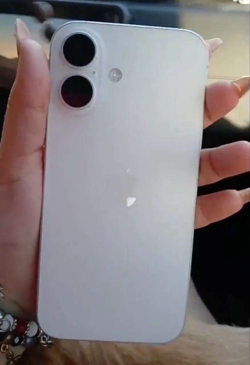 Vendo iPhone 16 semi novo 