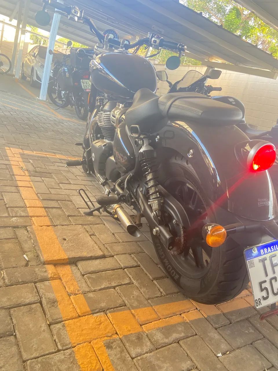 SUPER METEOR 650 - Foto 5