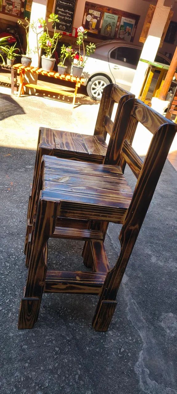 CONJUNTO ADEGA COM BALCAO ACOPLADO E DUAS BANQUETAS RUSTISCAS  - Foto 5