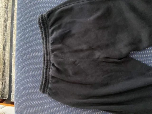 calça moletom preta m - Foto 4