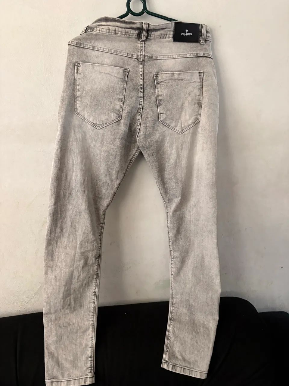 Calça jeans cinza meio branca  - Foto 3