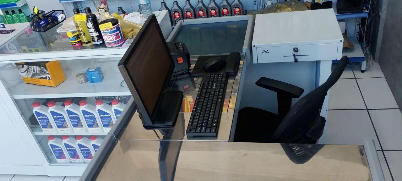Balcão caixa Checkout para Loja 1,50m - Usado em ótimo estado - Foto 3