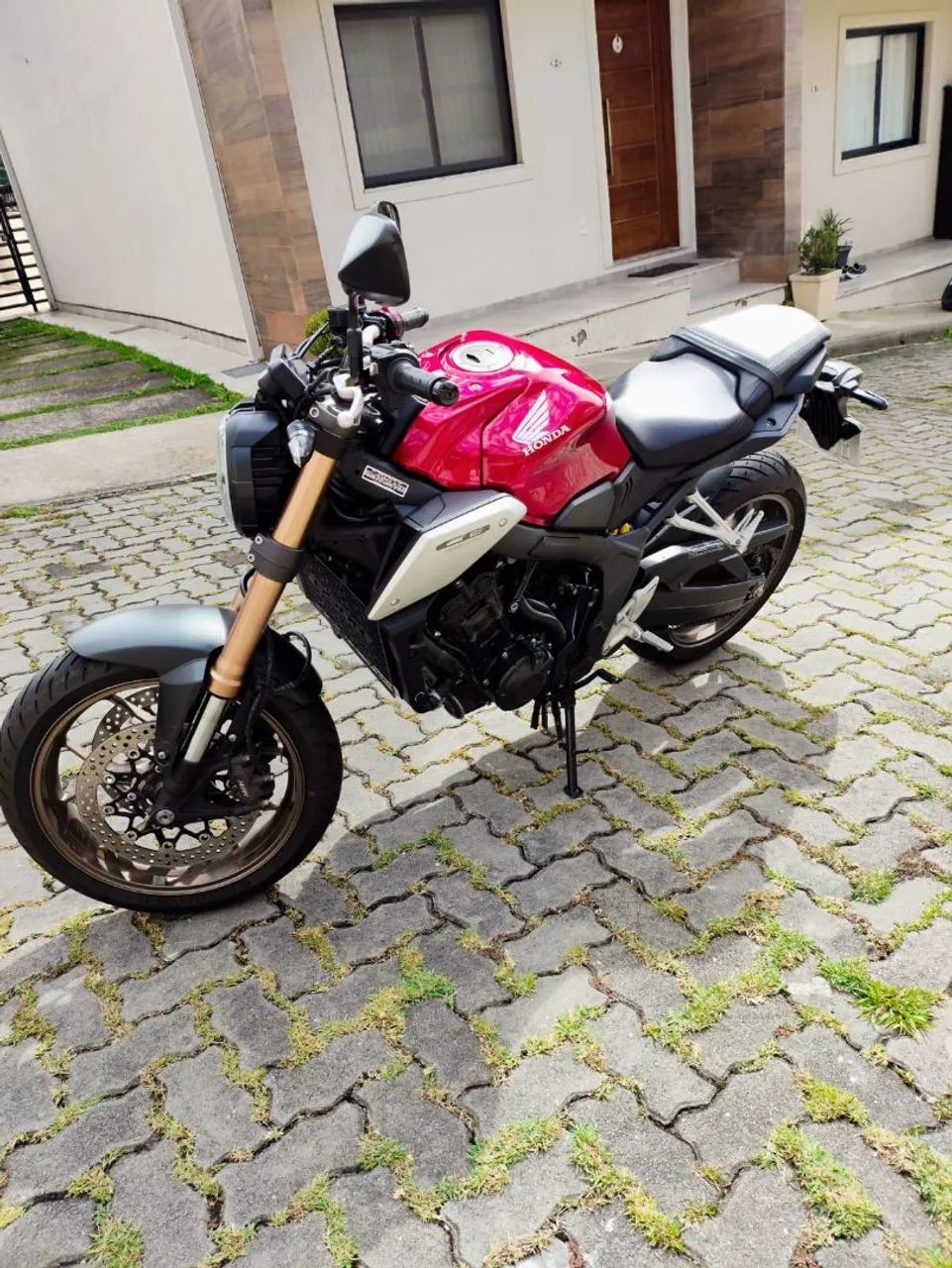 CB 650 R