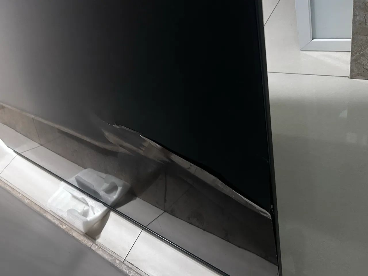 TV HEISENSE 85? 85Q6N (quebrada)  - Foto 4