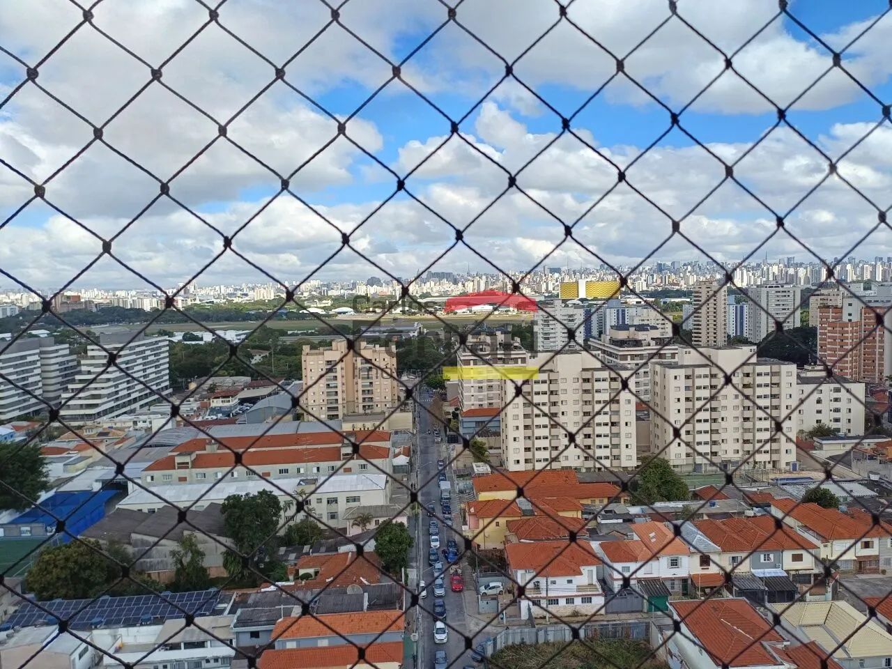 Apartamento em Santana com um dormitório e 1 vaga de garagem