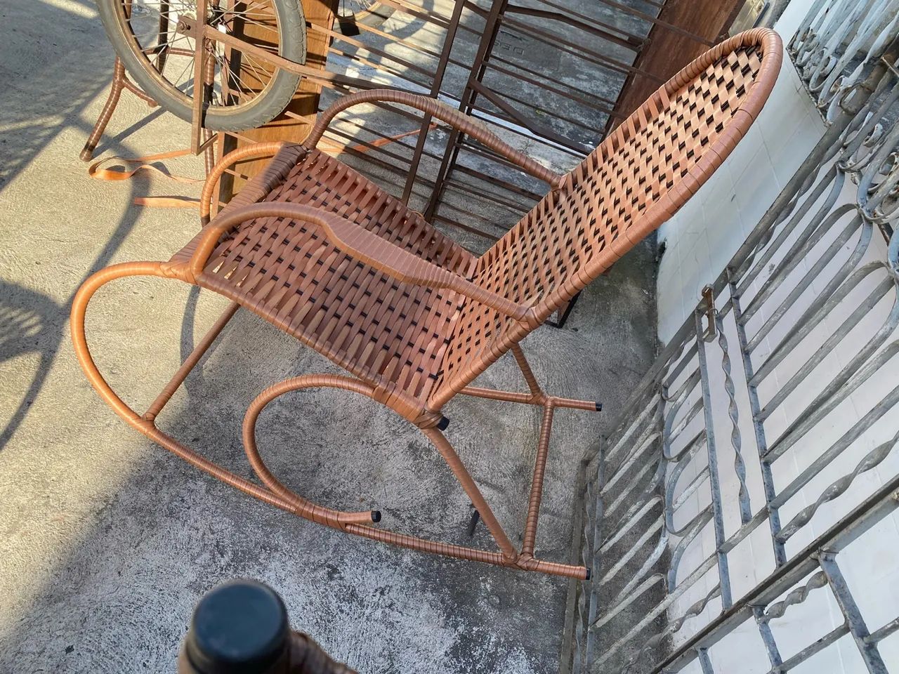 Cadeira de balanço modelo antigo disponível 