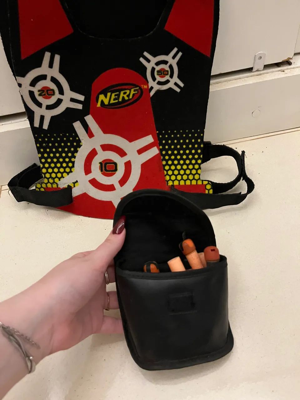 Kit proteção da Nerf - Óculos, colete e uma bolsinha para balas - Foto 4