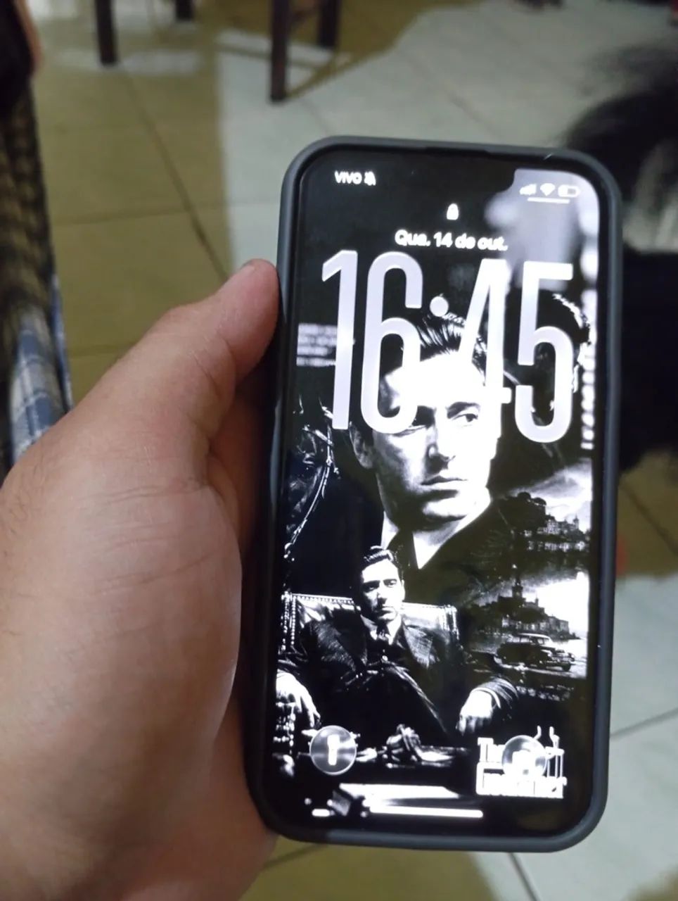 iPhone 16e