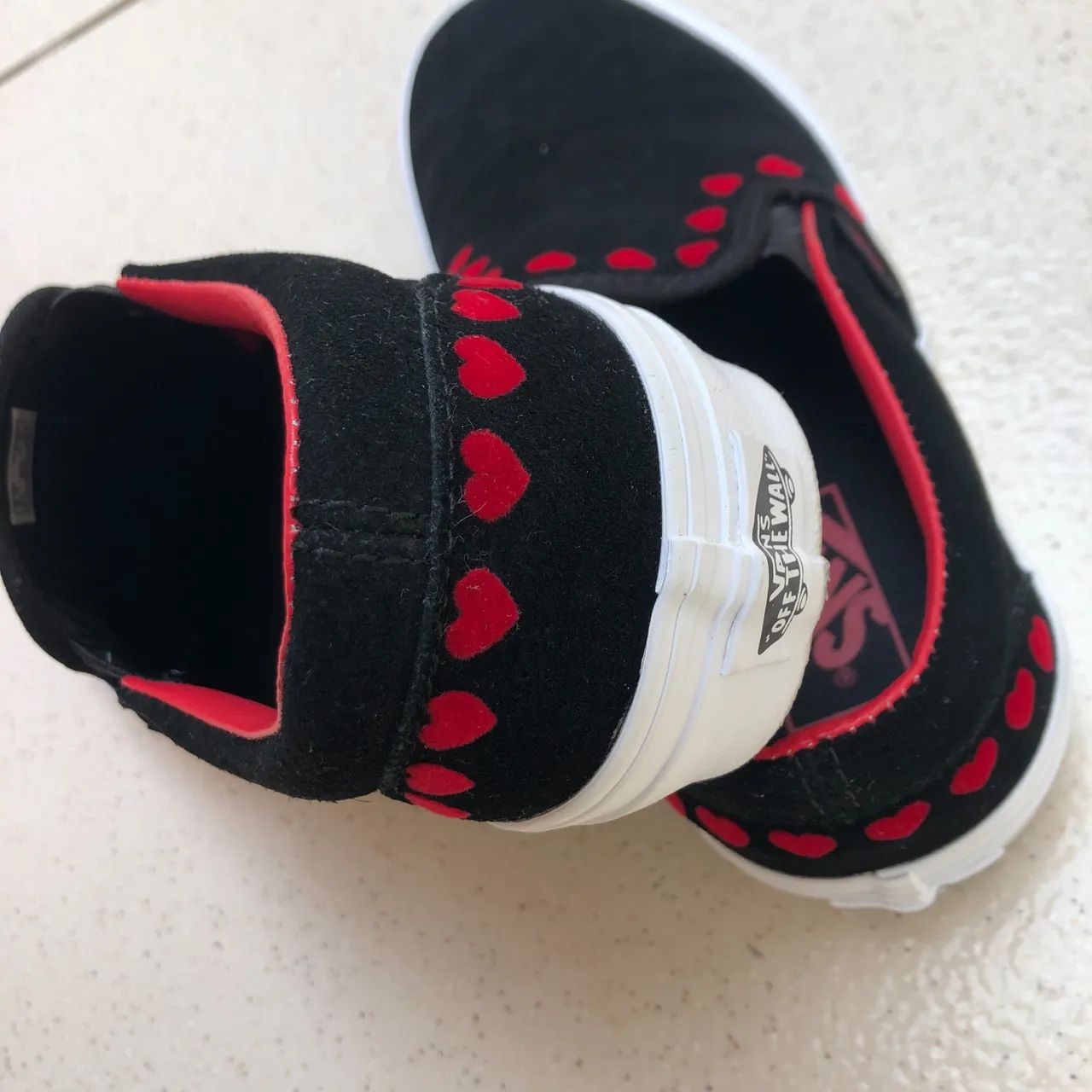 Tênis Vans Slip-On Hearts Black Red - Foto 4