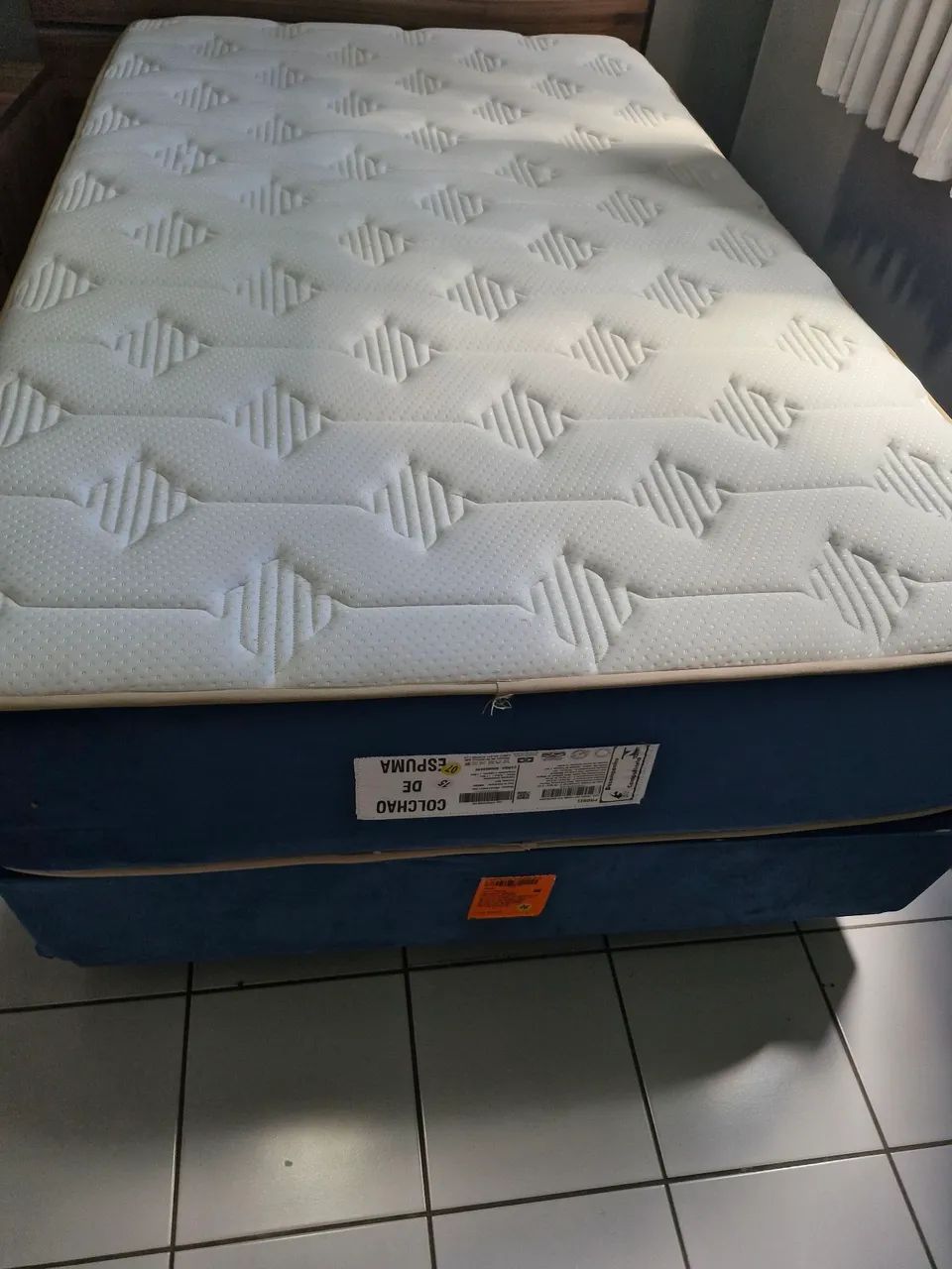 Cama Probel: base e colchão D45 Solteirão 