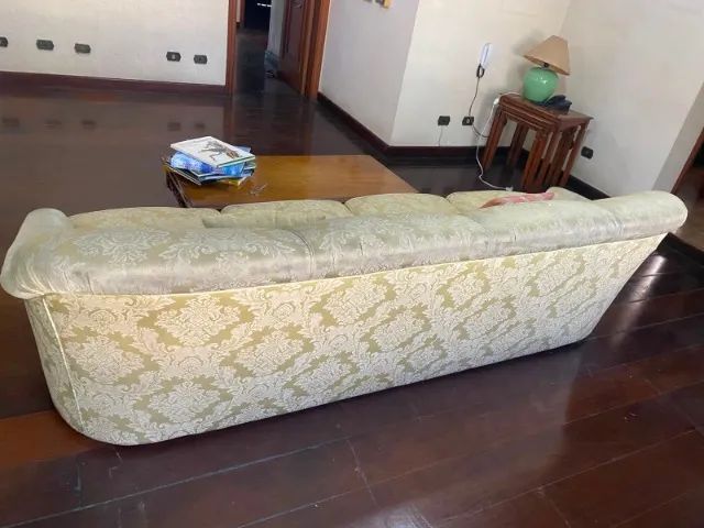 Sofá 4 Lugares Grande em Madeira Maciça - Confortável e Muito Resistente - Foto 2