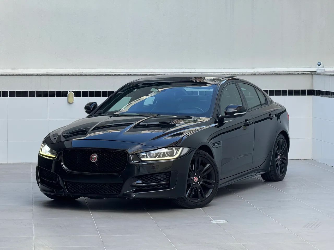JAGUAR Xe XE 2.0 Turbocharged R-Sport Aut. 2017