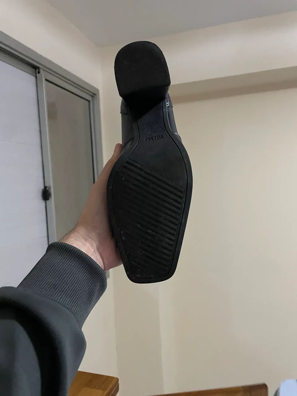 Bota preta de cano curto - Foto 4
