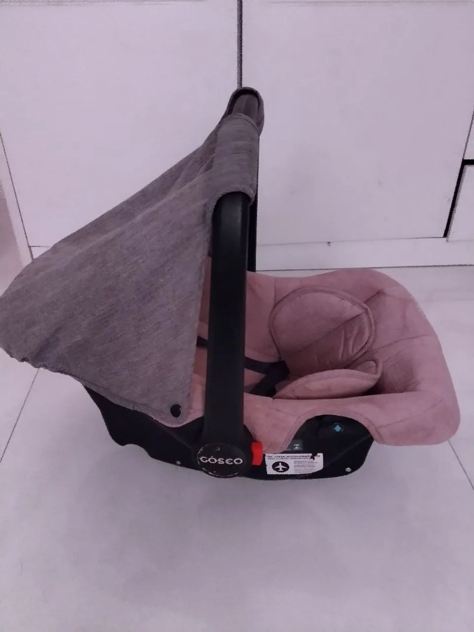 Kit Carrinho de Bebê + Bebê Conforto Cosco Reverse (Rosa/Cinza) - Ótimo Estado - Foto 5