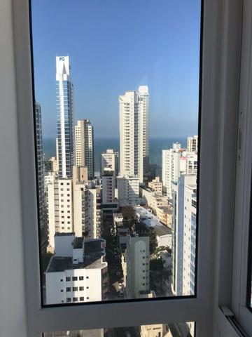 Excelente Apartamento no Centro de Balneário Camboriú - 03 Suítes sendo uma Master - Novo - Foto 2