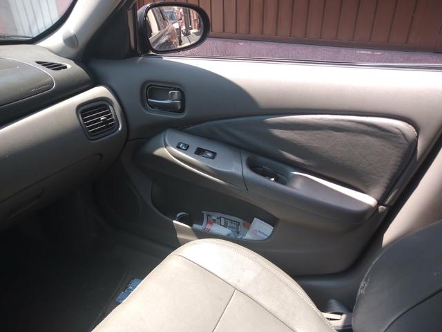 Sentra 1.8 - Foto 2