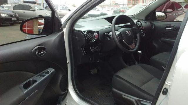 TOYOTA ETIOS SEDAN X 1.5 16V AT FLEX Prata 2018/2018 - Foto 5