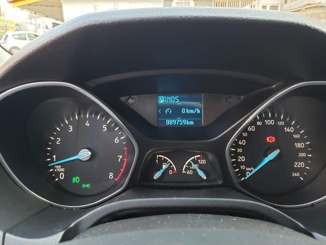 Ford Focus fastback SE plus sedã 2.0 15/16 flex aut. branco - Foto 9