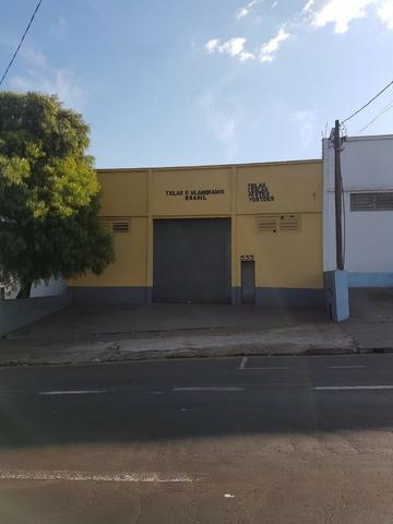 Barracão na Winston Churchill