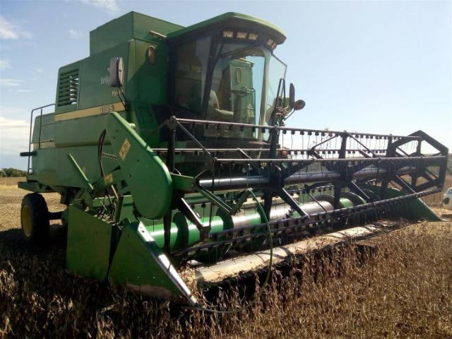 Colheitadeira John Deere 1185