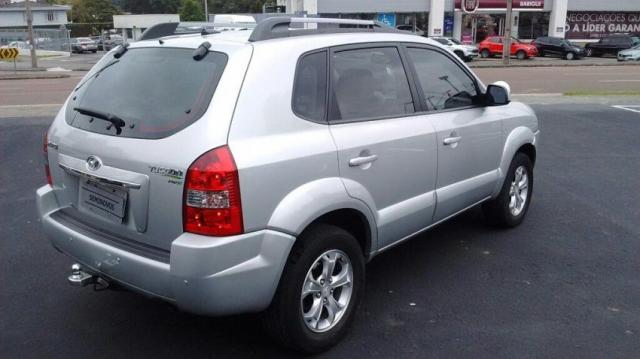 HYUNDAI TUCSON GLS 4X2 2.0 16V AT FLEX Prata 2014/2015 - Foto 4