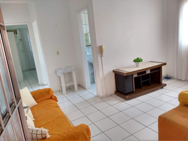 Apart.mobiliado e decorado com excelente localização - Foto 9