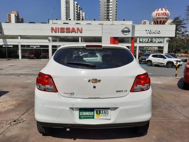 CHEVROLET ONIX 1.0 MPFI LT 8V FLEX 4P MANUAL. - Foto 4