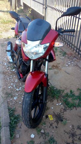 Moto Dafra apache 150c